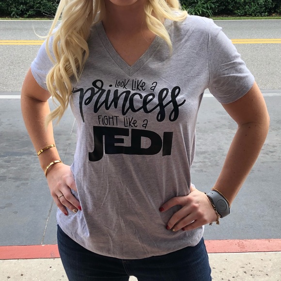 Disney Star Wars T-Shirt, Medium - Picture 6 of 6